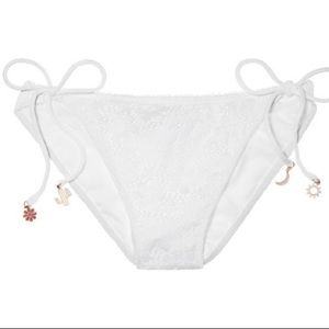 2pc Victoria’s Secret bikini set daisy lace 34A, M